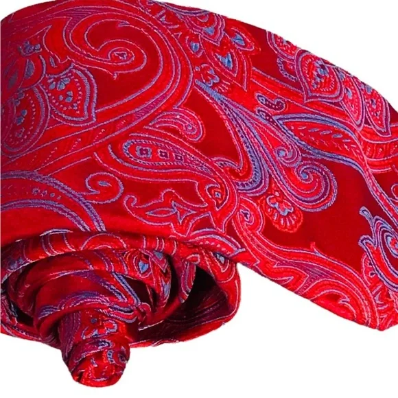 Donald J Trump Signature Collection 100% Silk Paisley What Print Necktie